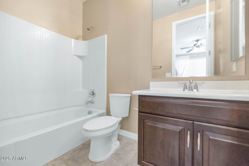 10718 E Lumiere Ave-large-031-031-10718