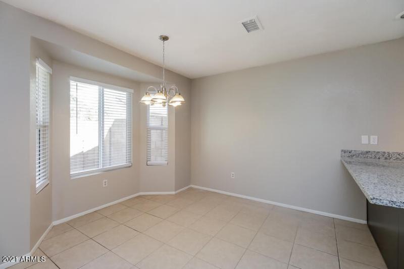 P5430285-03-Formal Dining Area-735012