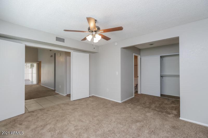 P5430285-05-Master Bedroom-735014