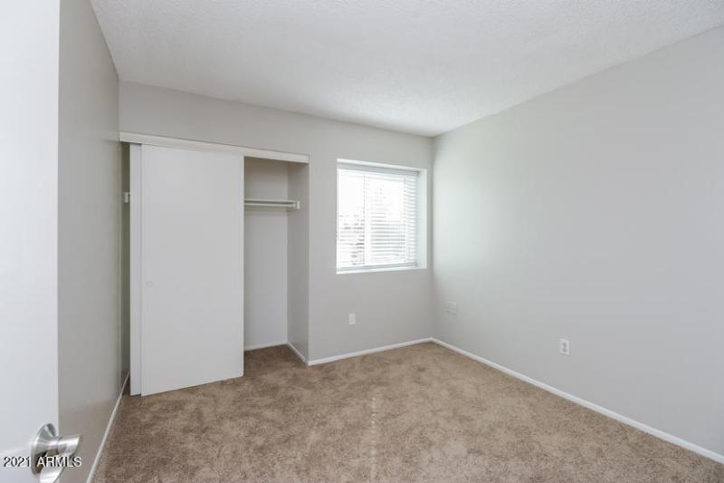 P5430285-07-Bedrooms-735003