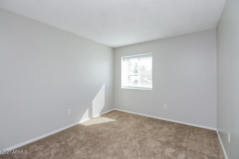 P5430285-07-Bedrooms-735004