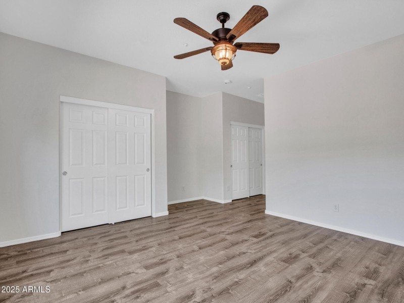 12-Primary-bedroom-(2)