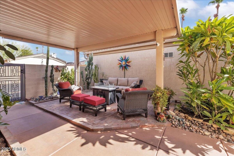 04-21742_N_Limousine_Dr5