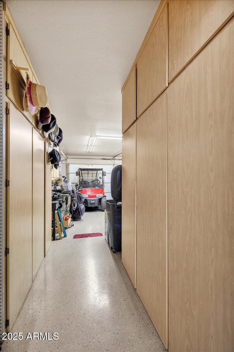 12-21742_N_Limousine_Dr12