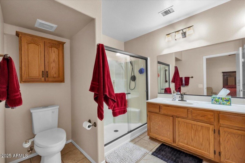 13-21742_N_Limousine_Dr13