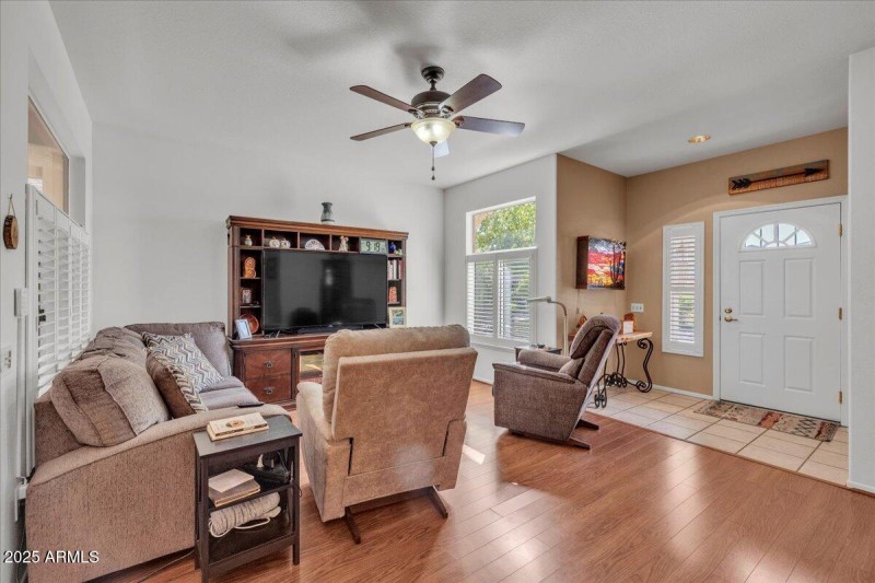 16-21742_N_Limousine_Dr16