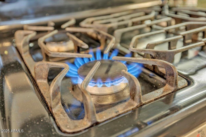 27-21742_N_Limousine_Dr27