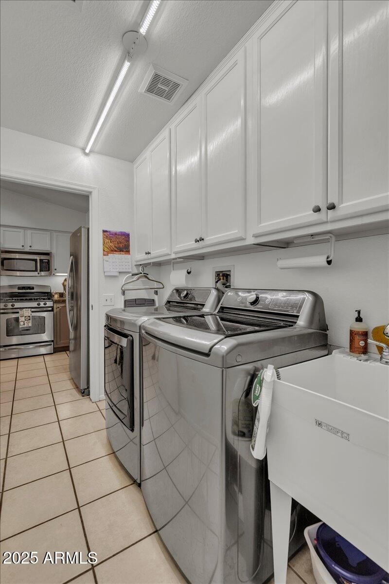 29-21742_N_Limousine_Dr29