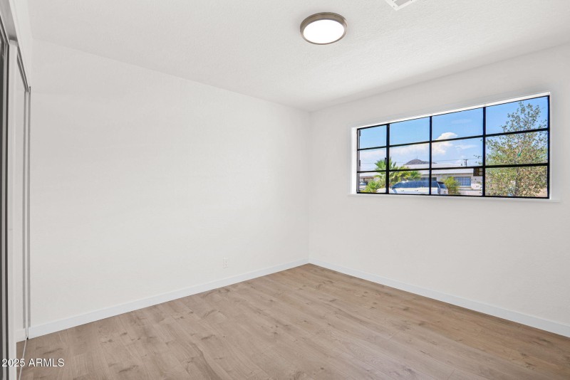 11-web-or-mls-P1279540