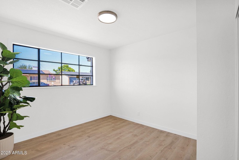 12-web-or-mls-P1279543