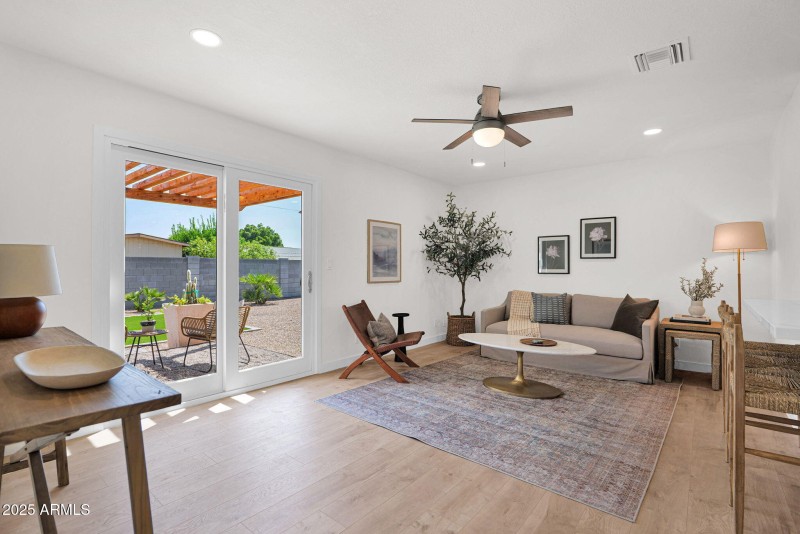 21-web-or-mls-P1279567