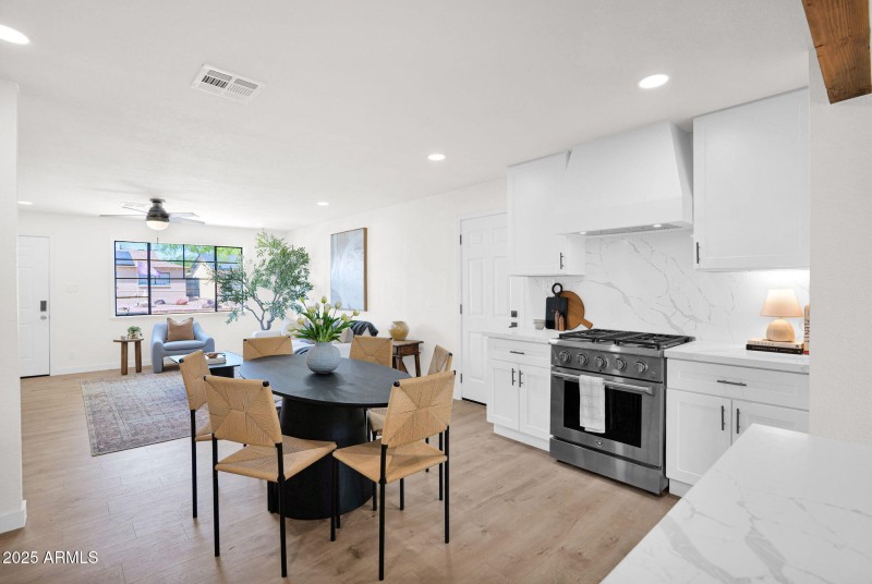 25-web-or-mls-P1279575