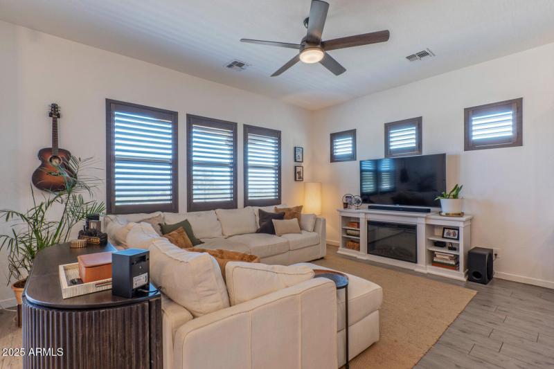 29708 North 168th Street-large-005-024-l