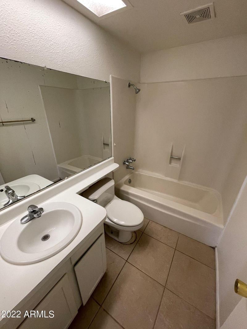 99299116-F2B4-4377-AD44-DA34159BD7D8