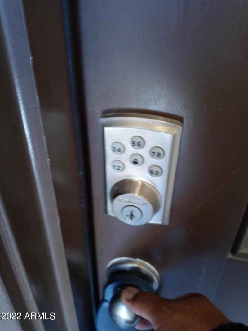 31009 W COLUMBUS AVE4