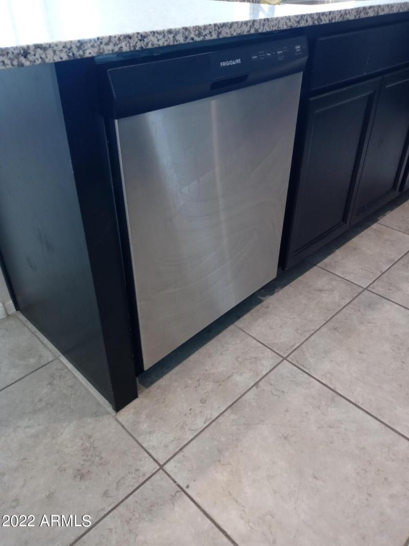 31009 W COLUMBUS AVE26