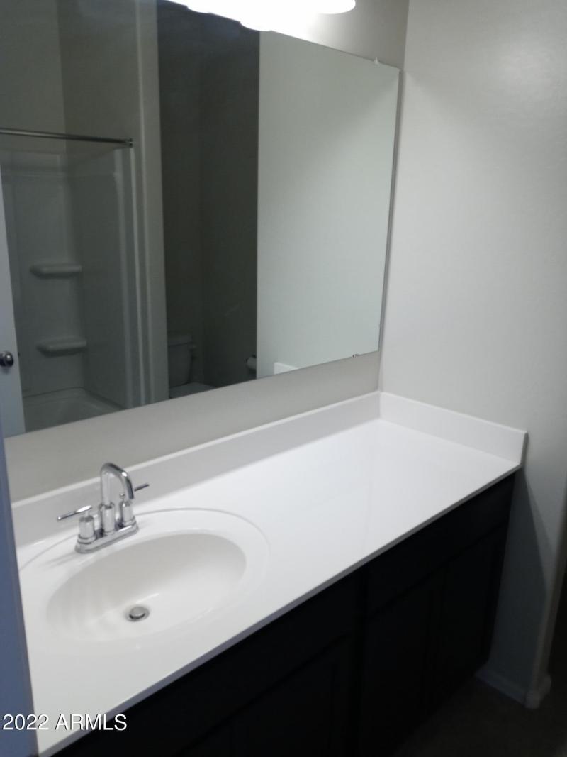 31009 W COLUMBUS AVE11