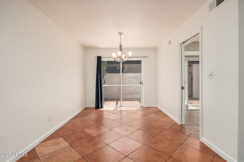 7684 E Minnezona Ave - 011