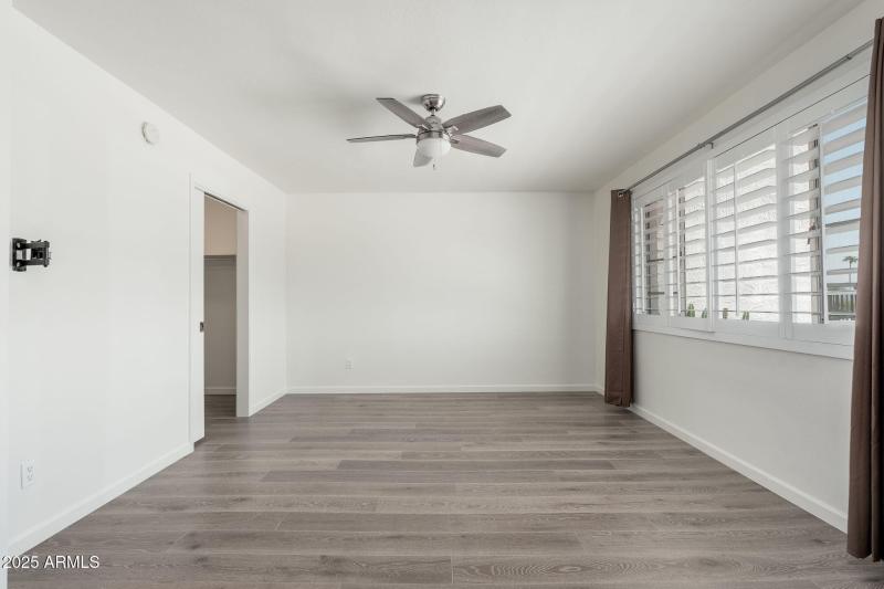 7684 E Minnezona Ave - 021