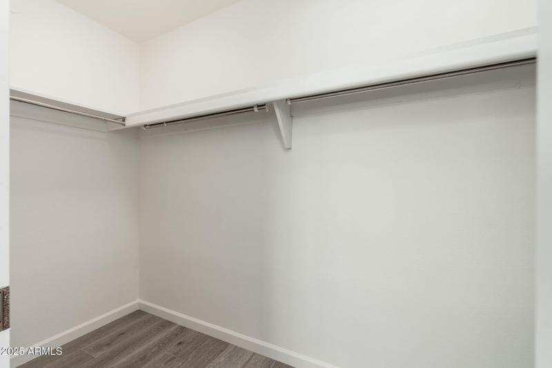 7684 E Minnezona Ave - 024