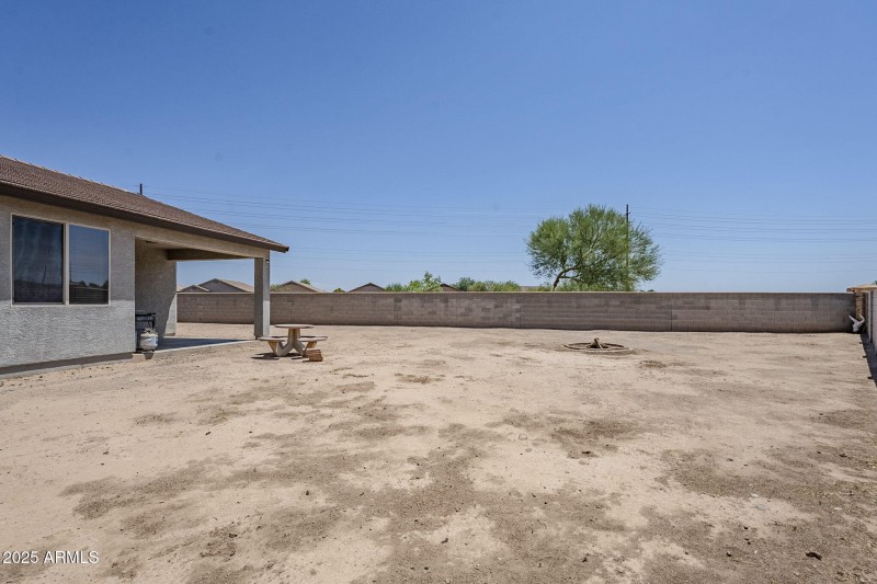 Pool, entertainment area, etc?