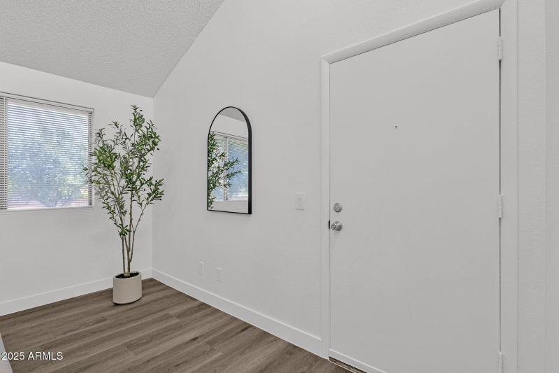 6-web-or-mls-1075-e-chandler-blvd-212