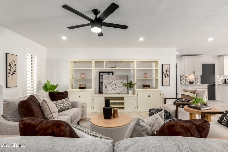 08- 2550 E Sahuaro Dr, Phoenix 85028