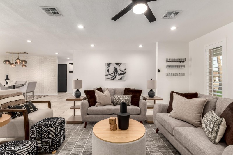 10- 2550 E Sahuaro Dr, Phoenix 85028