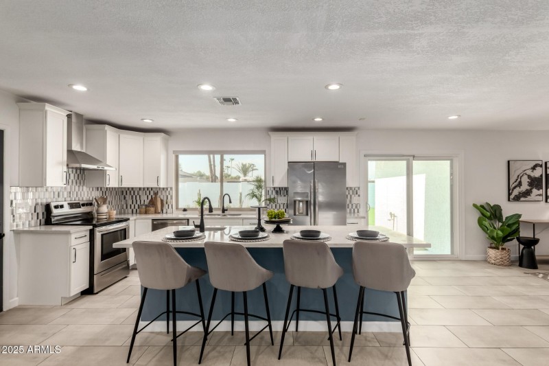 14- 2550 E Sahuaro Dr, Phoenix 85028