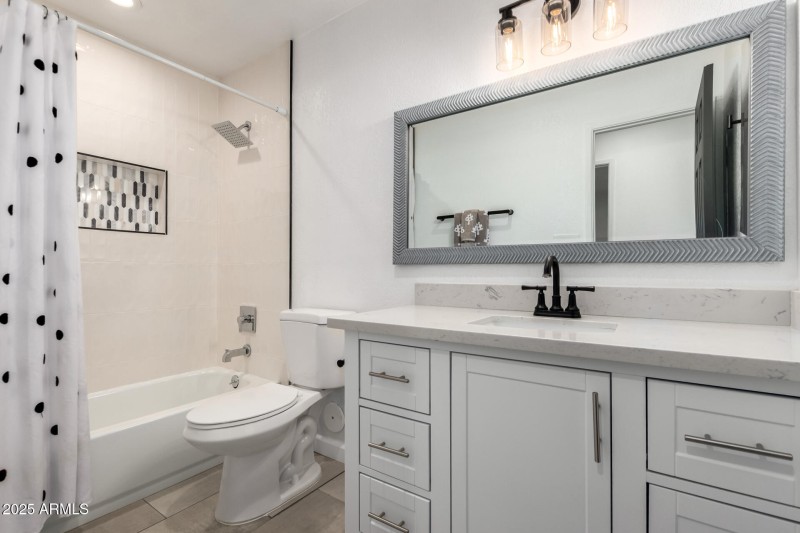 30- 2550 E Sahuaro Dr, Phoenix 85028