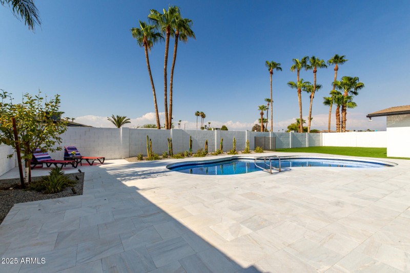 39- 2550 E Sahuaro Dr, Phoenix 85028