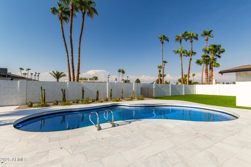 40- 2550 E Sahuaro Dr, Phoenix 85028