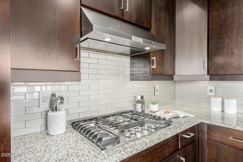 Pinnacle Pointe Unit 2037