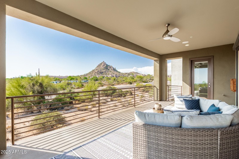 Pinnacle Pointe Unit 2037