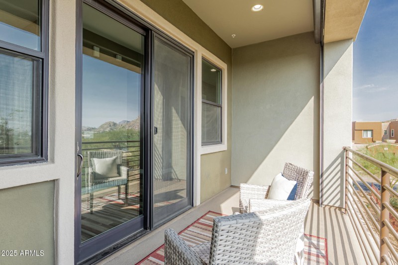 Pinnacle Pointe Unit 2037