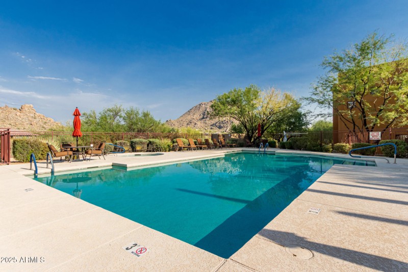 Pinnacle Pointe Unit 2037