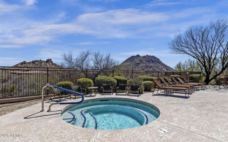 Pinnacle Pointe Unit 2037