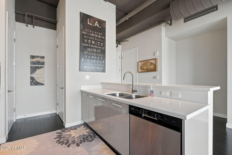 6-web-or-mls-Lexington-6