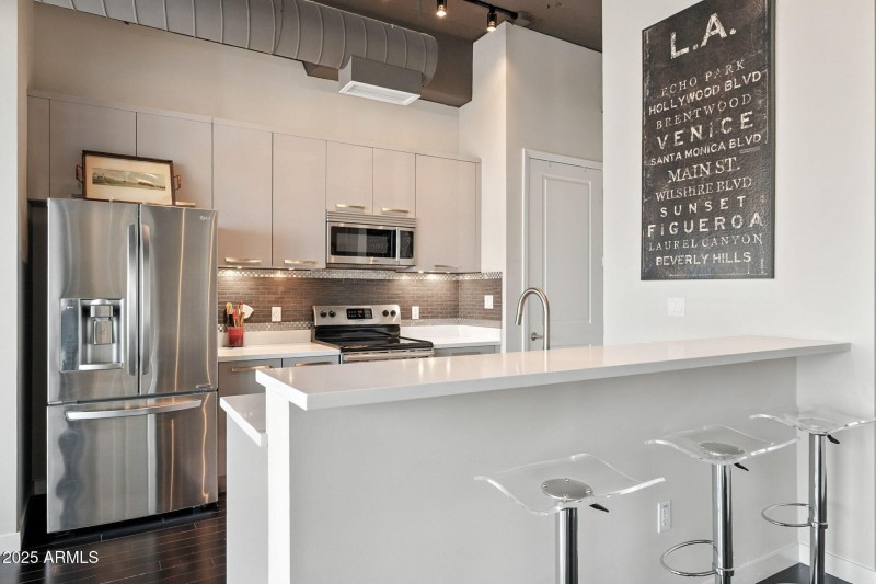 31-web-or-mls-Lexington-31