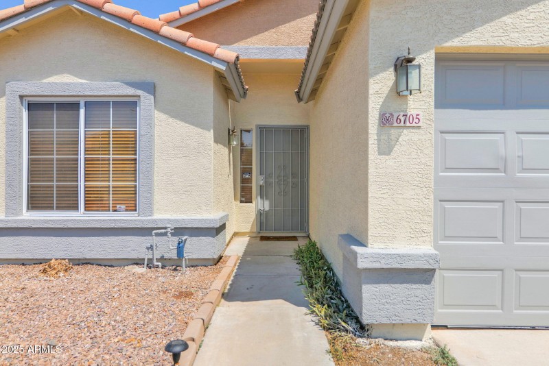 1-web-or-mls-P1279802