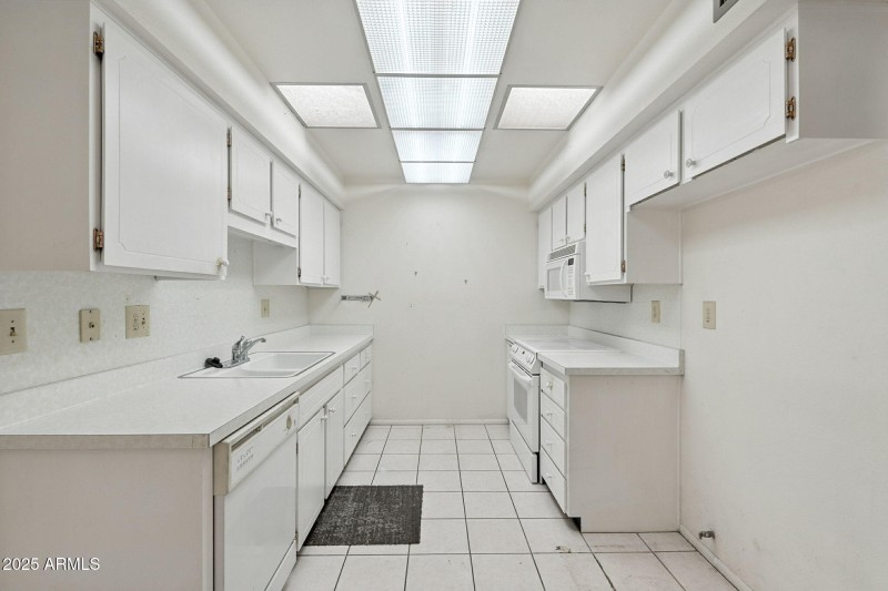 11-web-or-mls-Lancaster-11