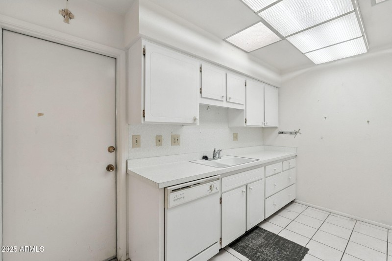 12-web-or-mls-Lancaster-12