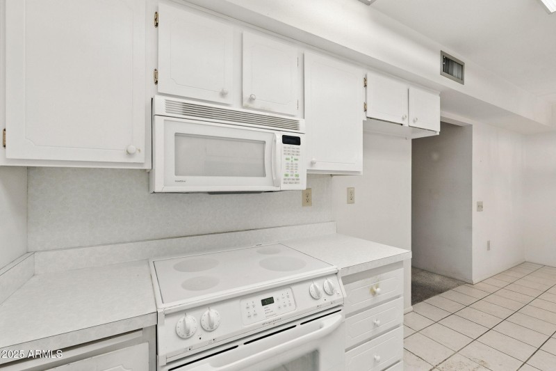 15-web-or-mls-Lancaster-15