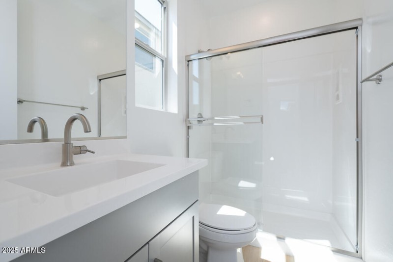 Tri Pointe Waterston Central 296 - Bathr