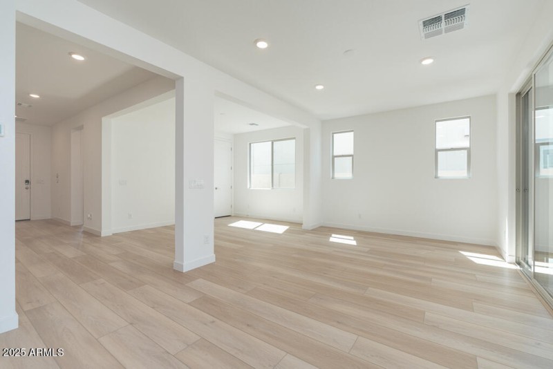 Tri Pointe Waterston Central 296 - Dinin