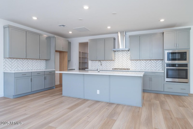 Tri Pointe Waterston Central 296 - Kitch