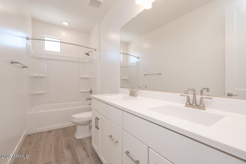 Tri Pointe Waterston Central 297 - Bathr