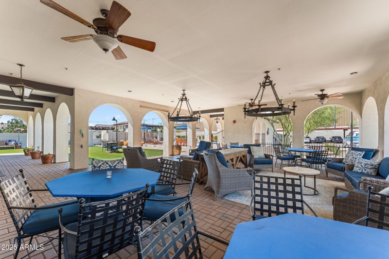 Clubhouse - Outdoor Seating