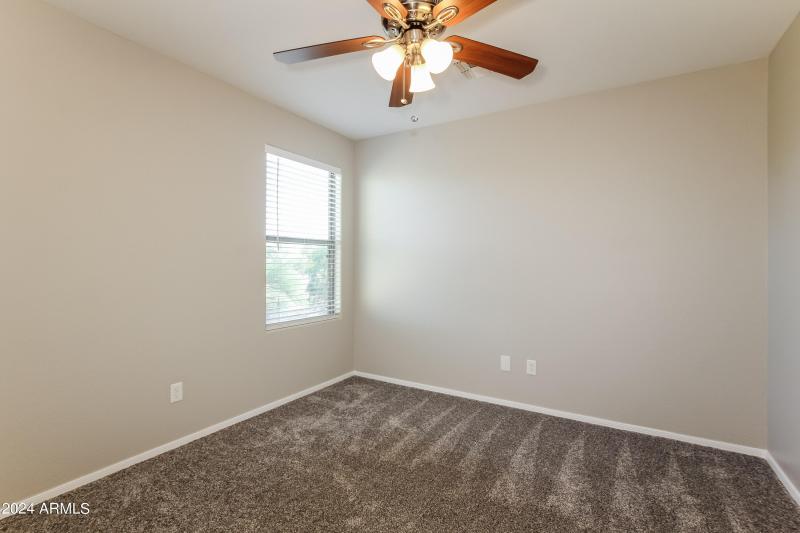 012-photo-bedroom-7827822