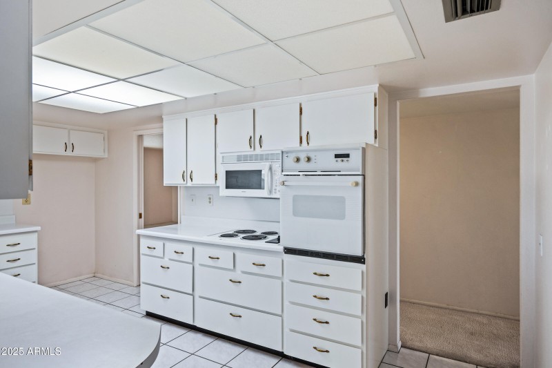 11041 W Pleasant Valley Rd-11